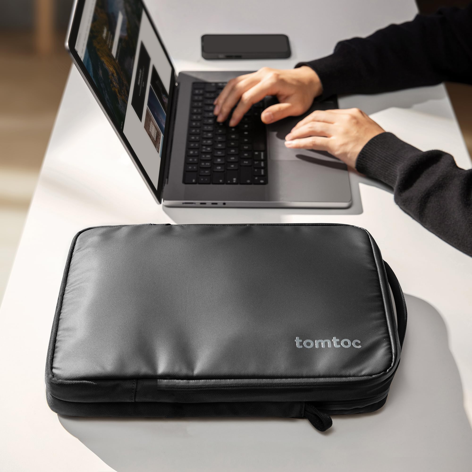 DefenderACE-A04 Laptop Shoulder Bag For 14-16 Inch MacBook Pro/Air, M5/M4, Cordura Ballistic Nylon - Image 3